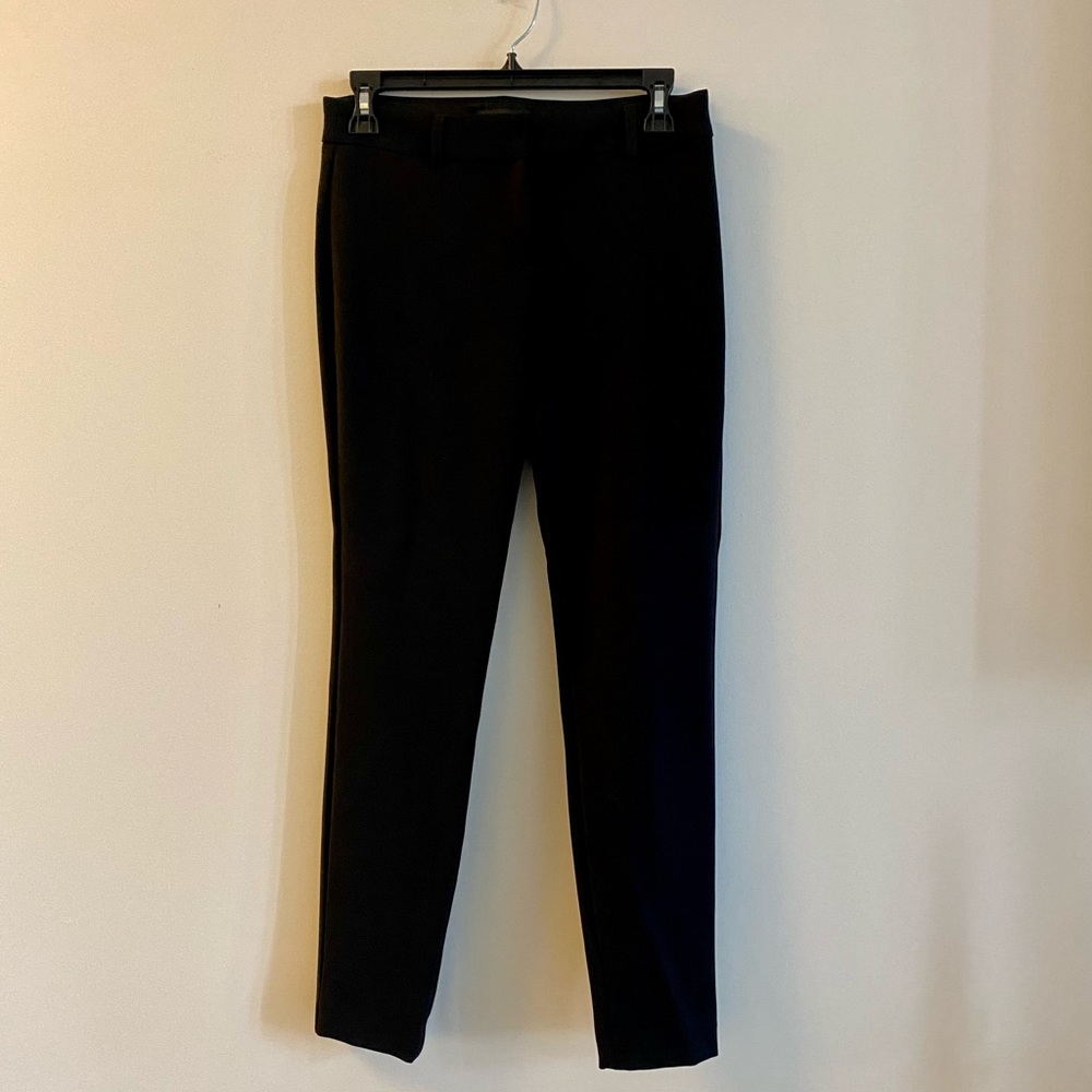 Express Skinny Mid Rise Extreme Stretch dress pant. Size 2R.